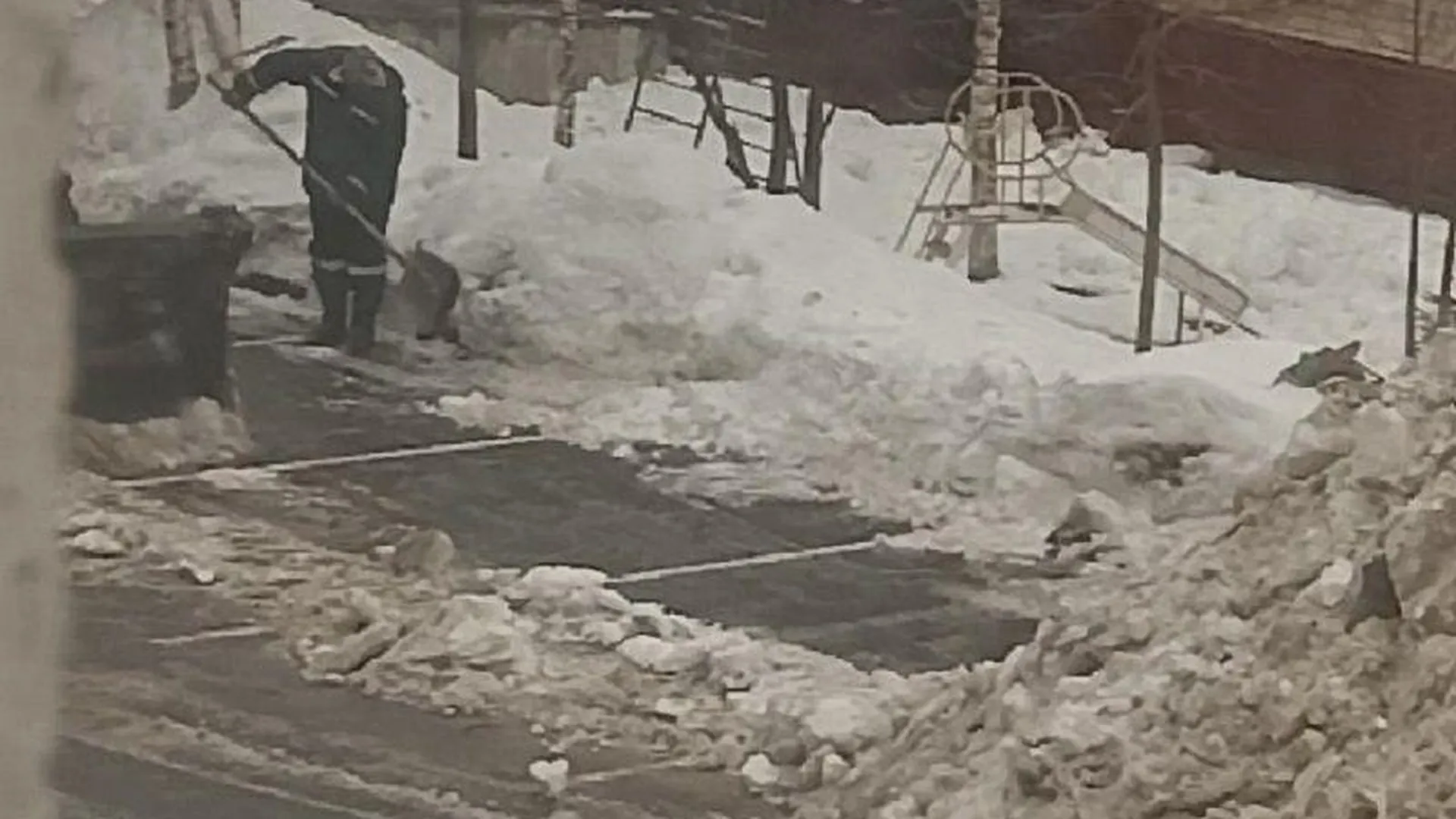 «Это круто, ребята!»: жители Бронниц трогательно поблагодарили коммунальщиков за уборку снега