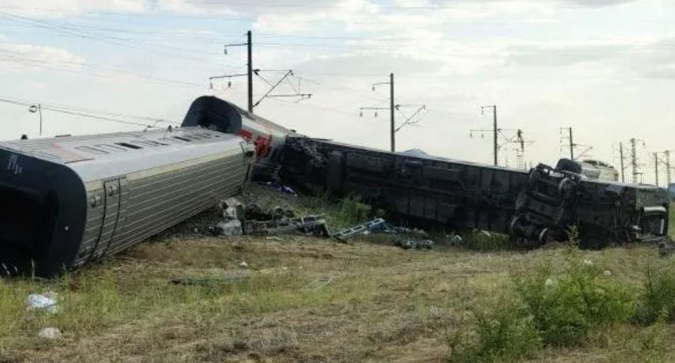 Брат подтвердил смерть водителя столкнувшегося с поездом под Волгоградом КамАЗа