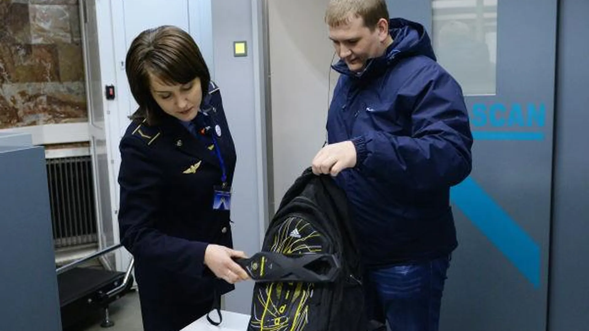 В Госдуме недовольны тем, что охранники в торговых центрах лезут в сумки к покупателям