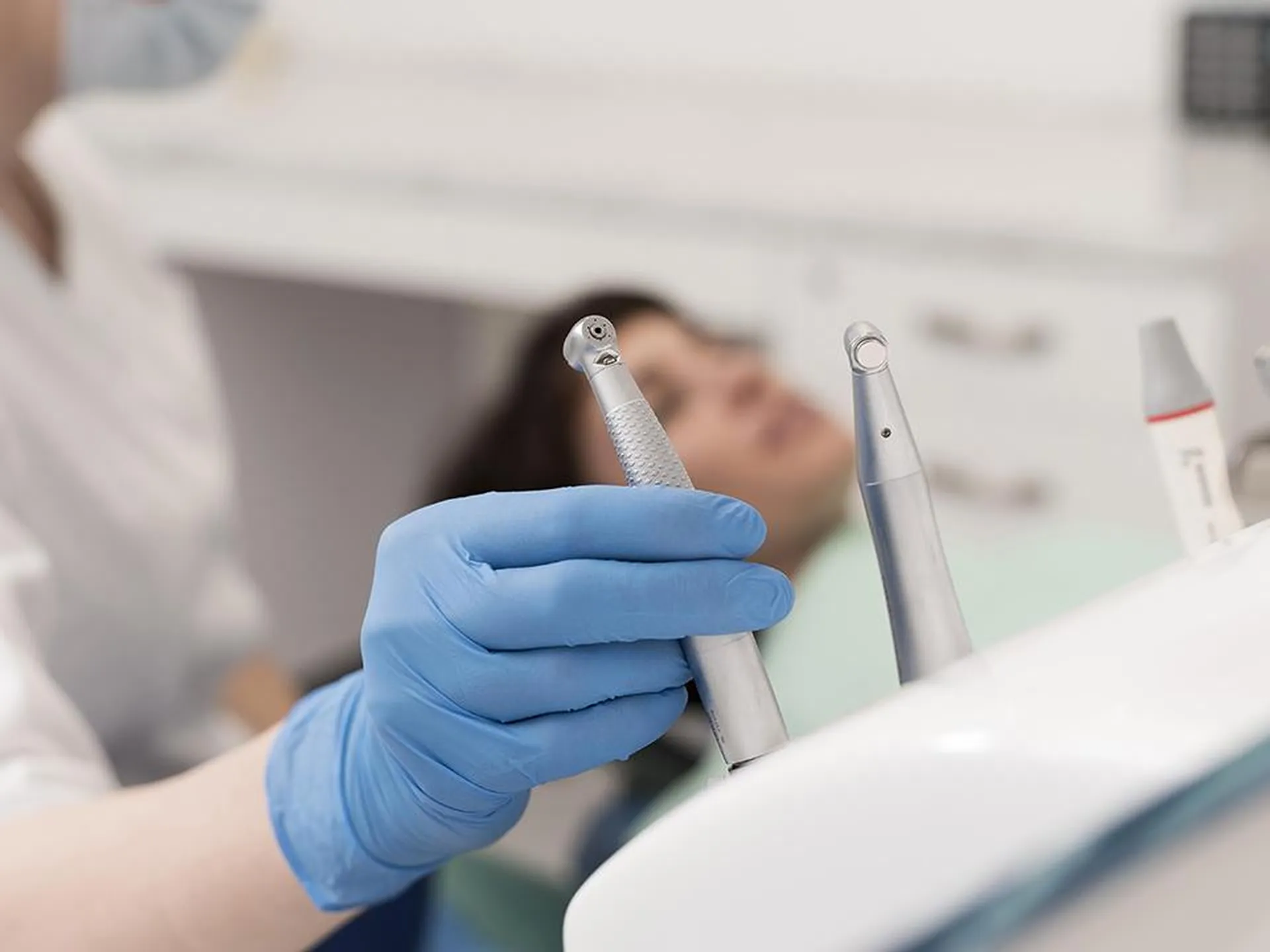 «Выживаемость ниже 50%»: стоматолог предупредила о смертельной опасности кариеса
