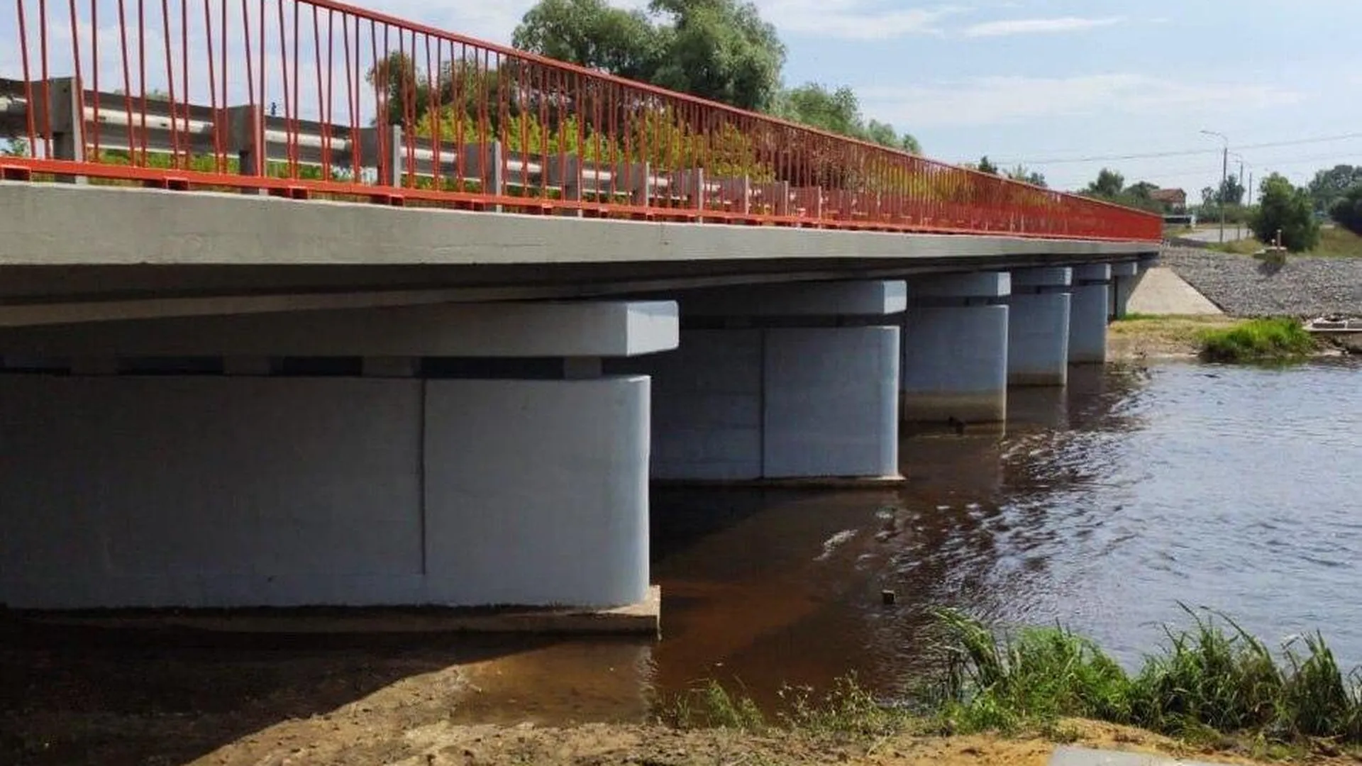 Мост через реку Нерскую капитально отремонтировали в Воскресенске. Проезжая часть стала шире