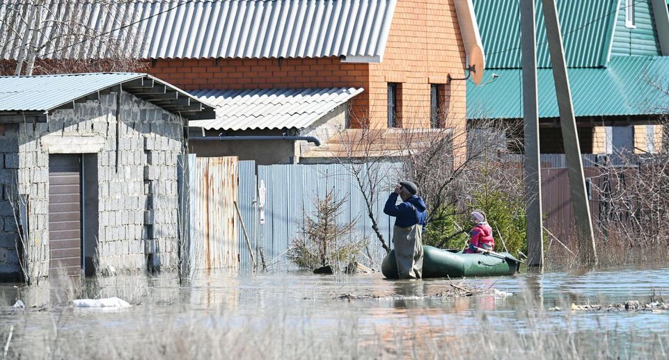 Путин: самая трудная ситуация с паводками сложилась в Оренбургской области