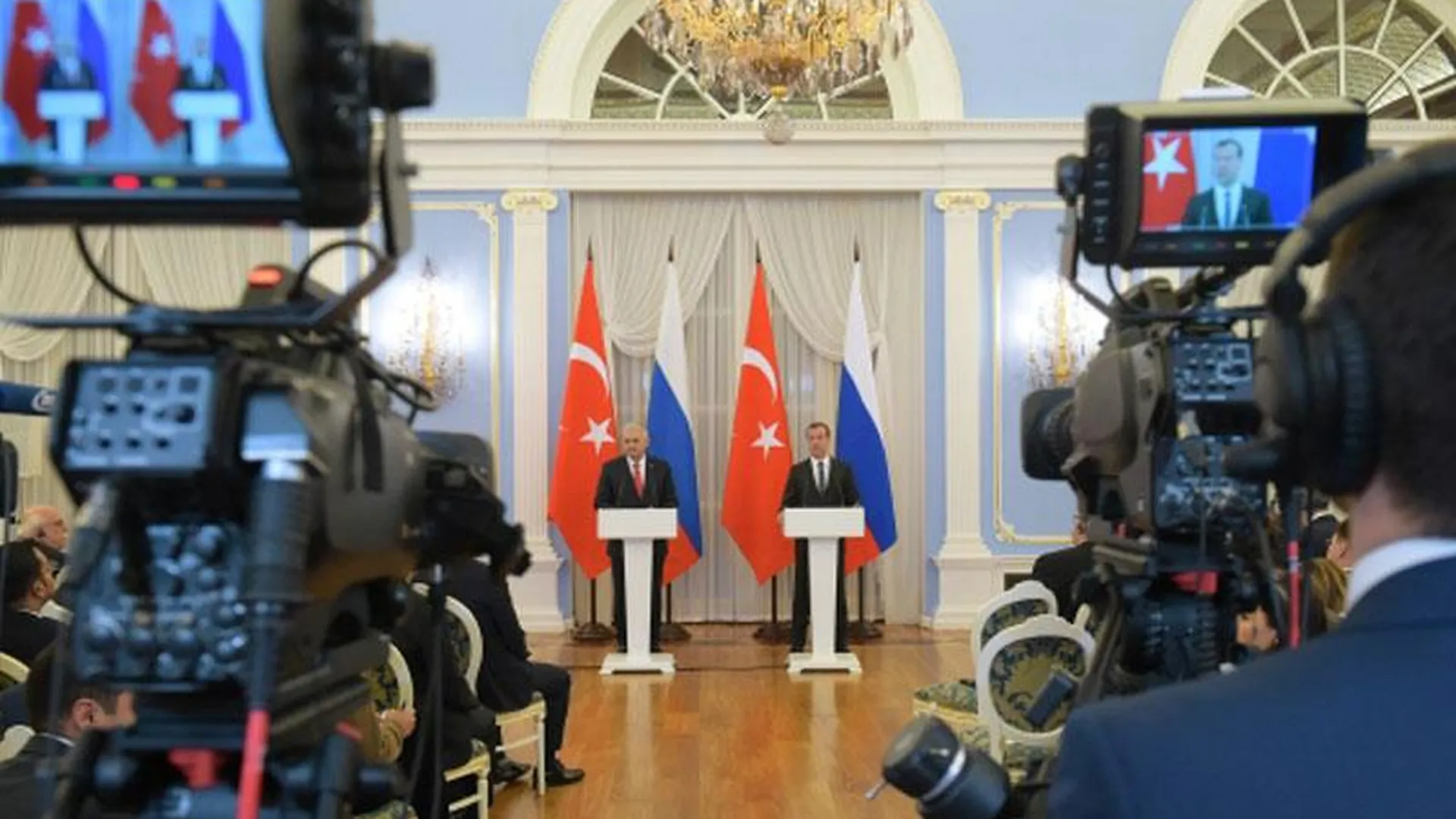 На Западе обеспокоены сближением Турции и России