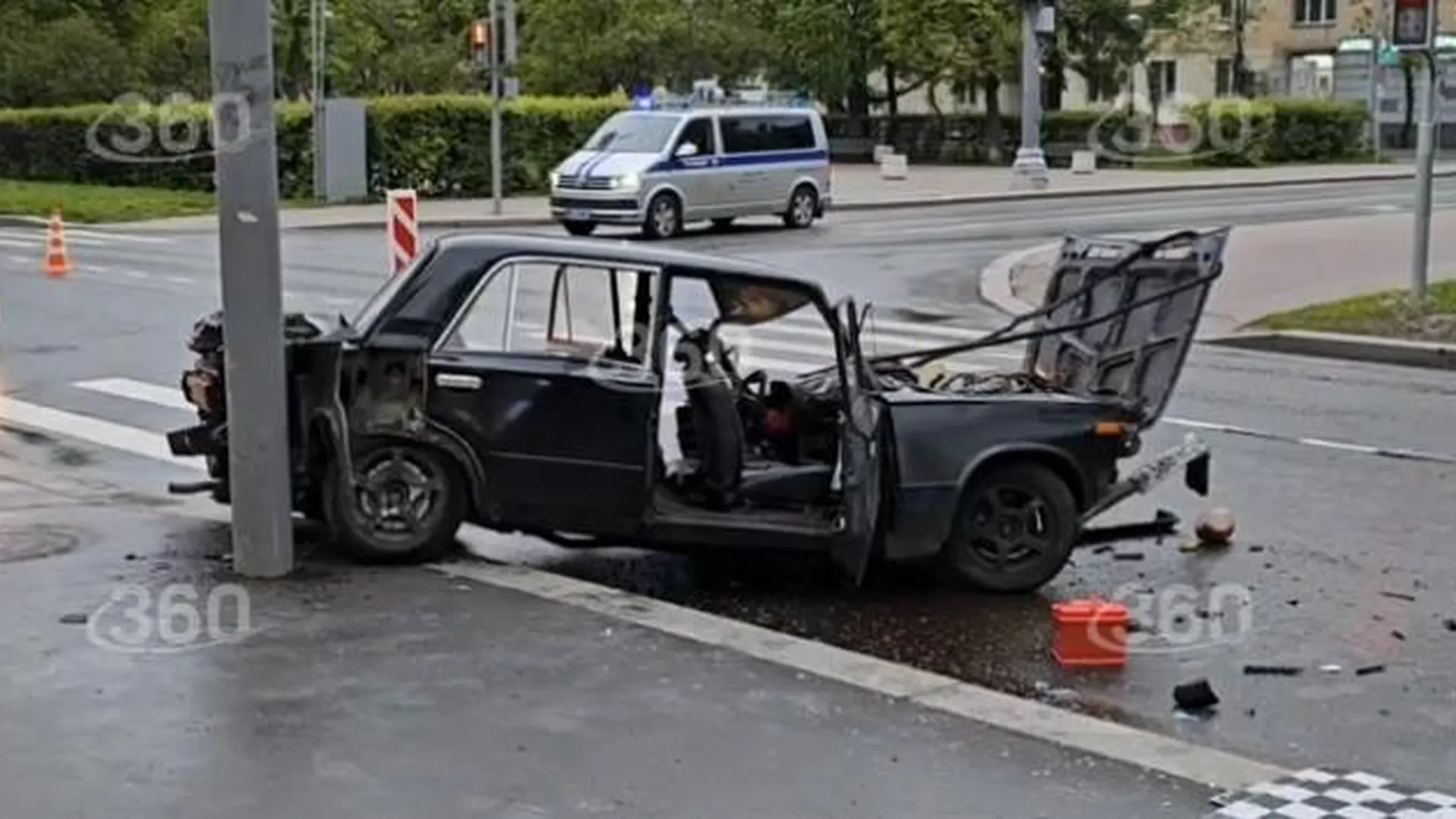 Три человека попали в больницу после ДТП на Сиреневом бульваре в Москве