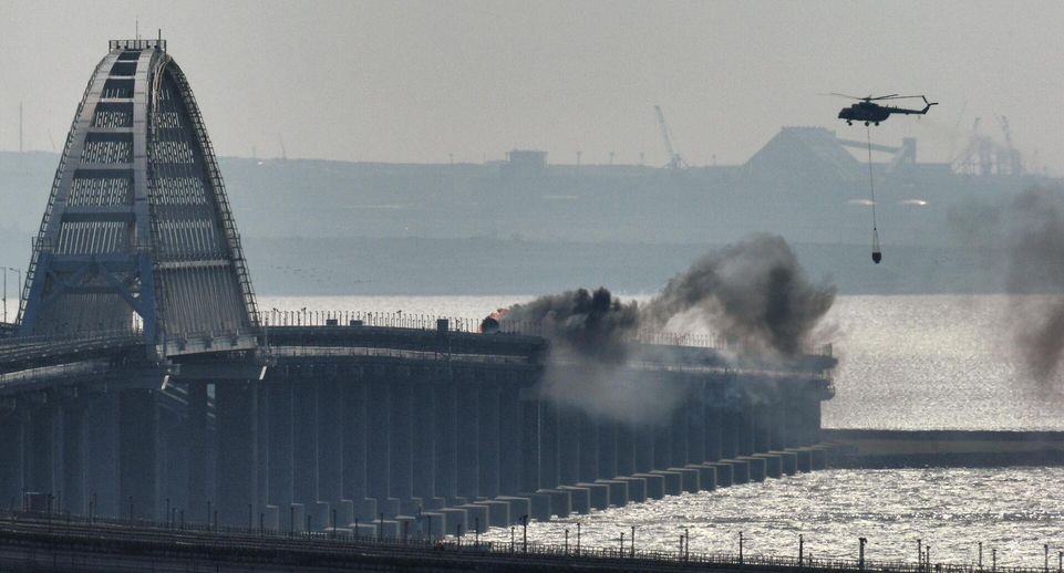 Журналист Борзенко: мощность бомбы, которой подорвали Крымский мост, запредельна