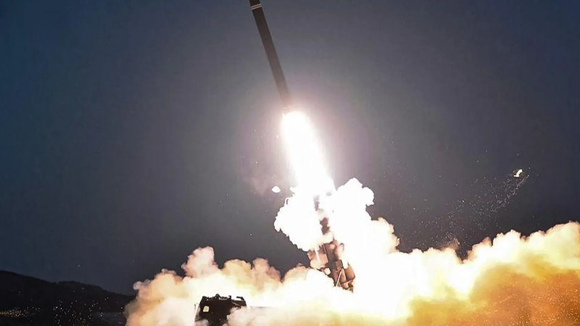 Стало известно, зачем КНДР регулярно запускает ракеты в сторону Японии