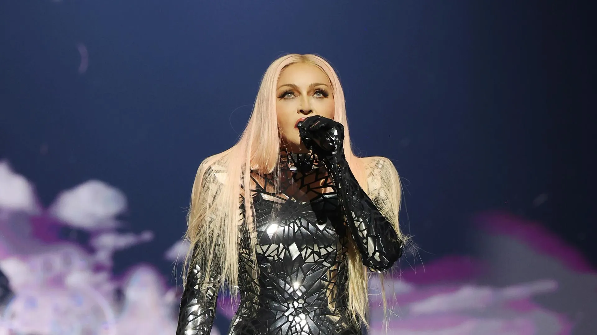Более полутора миллионов человек посетили бесплатный концерт Мадонны