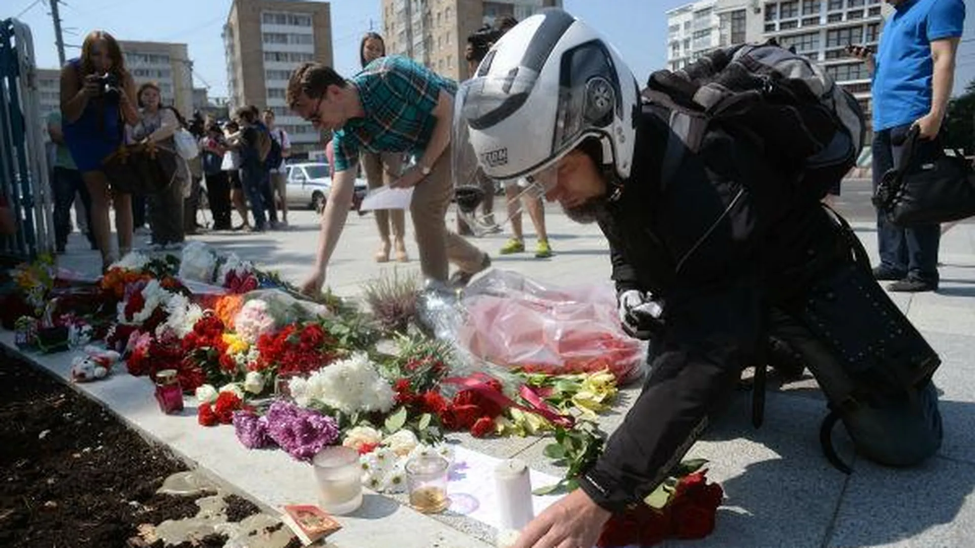 Полицейские в Ницце поверили водителю-террористу, что он везет мороженое