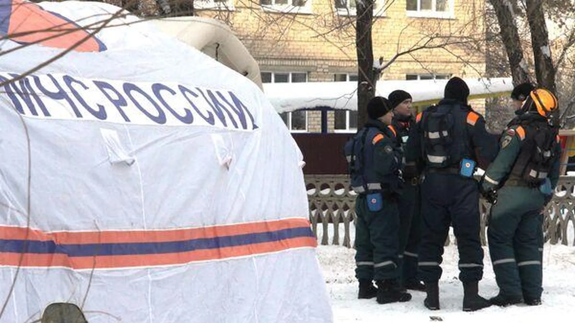 Спасатели достали тела еще двух человек из-под завалов дома в Нижневартовске