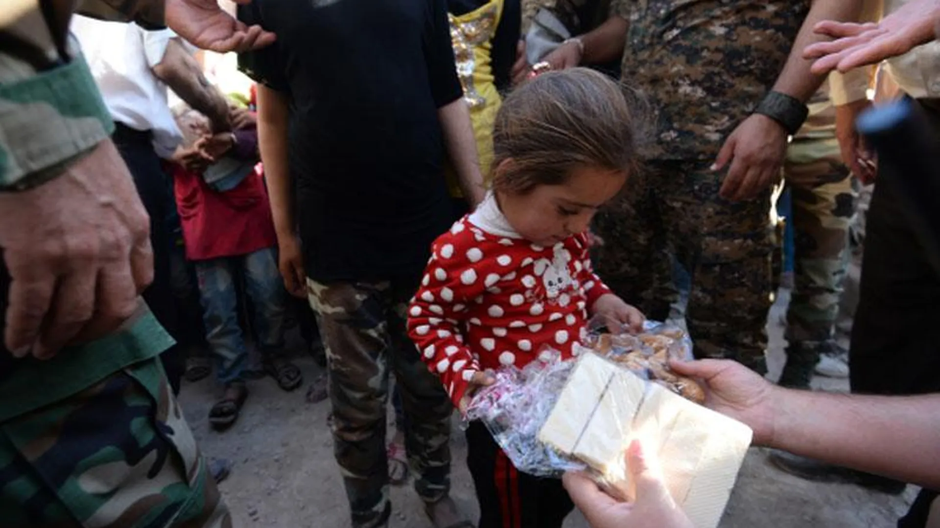 Великобритания отправила в Сирию гуманитарную помощь