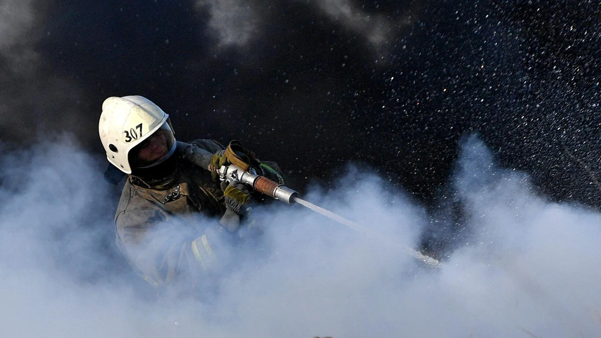 Власти опровергли взрыв на калужской нефтебазе после атаки дронов