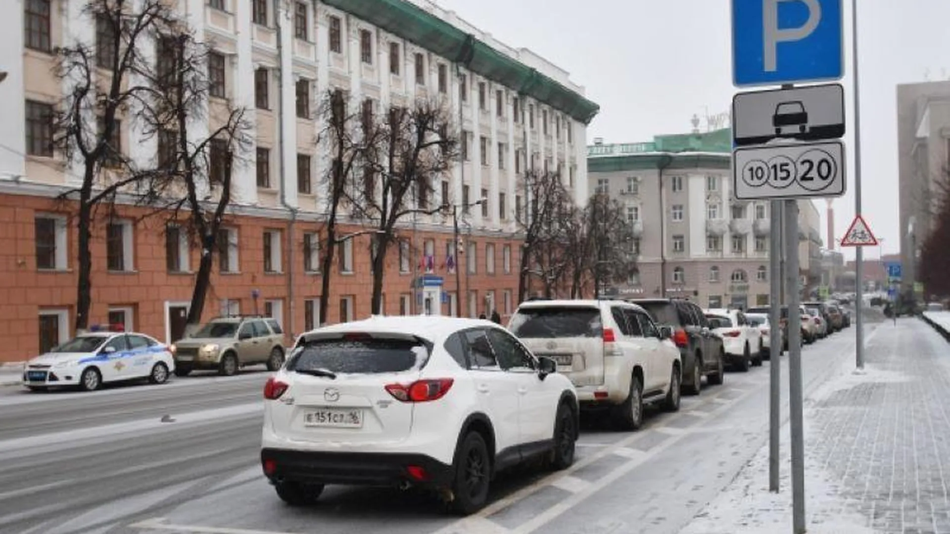 В Ярославле неизвестный расстрелял из ружья припаркованные авто