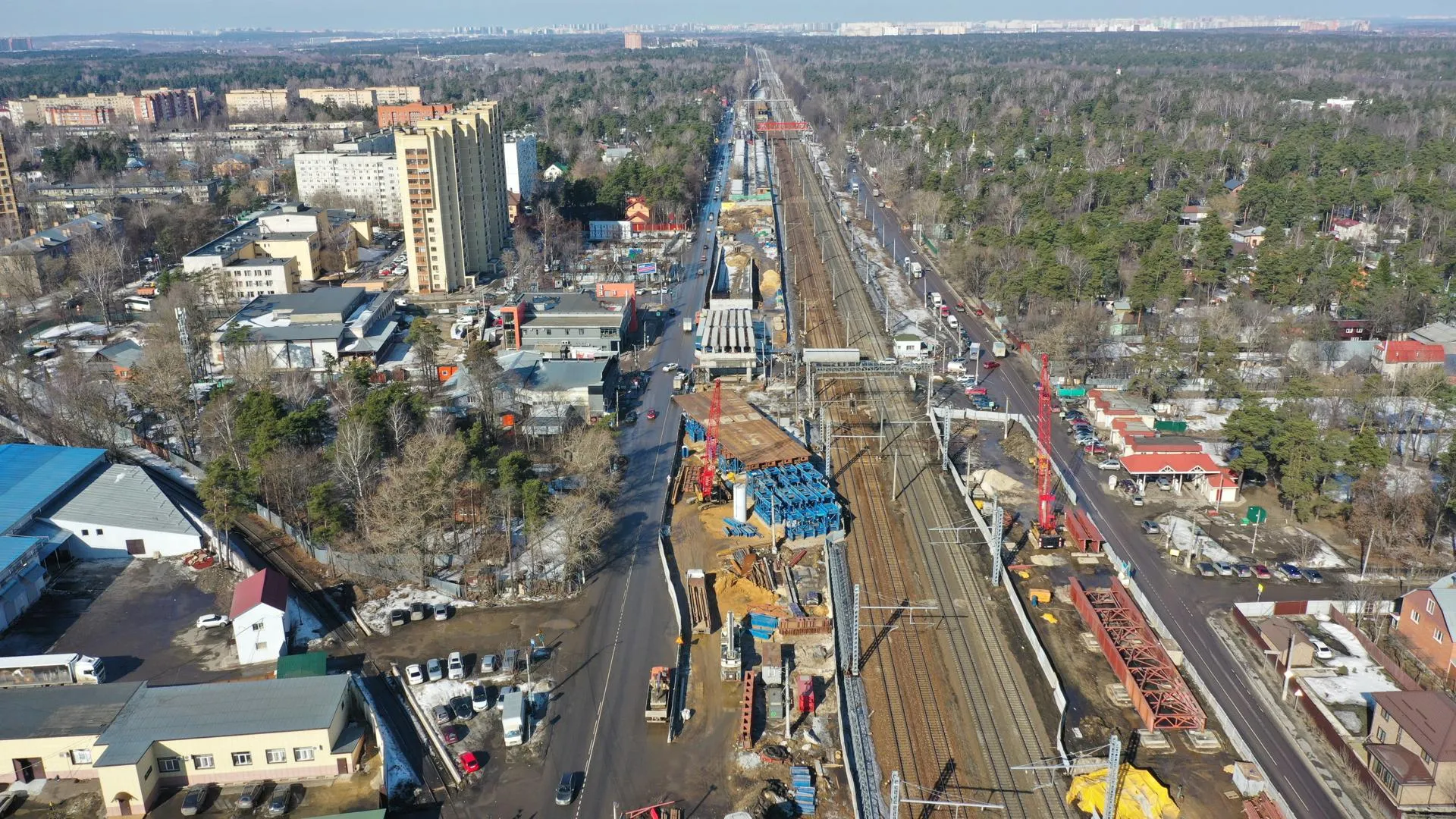 Строительство путепровода над железной дорогой в Раменском