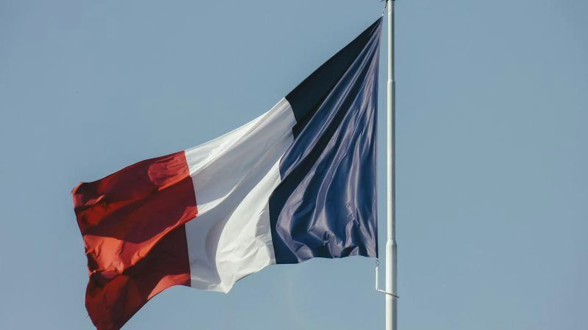 Франция боится потерять доверие Запада, а США получат выгоду от ее ослабления