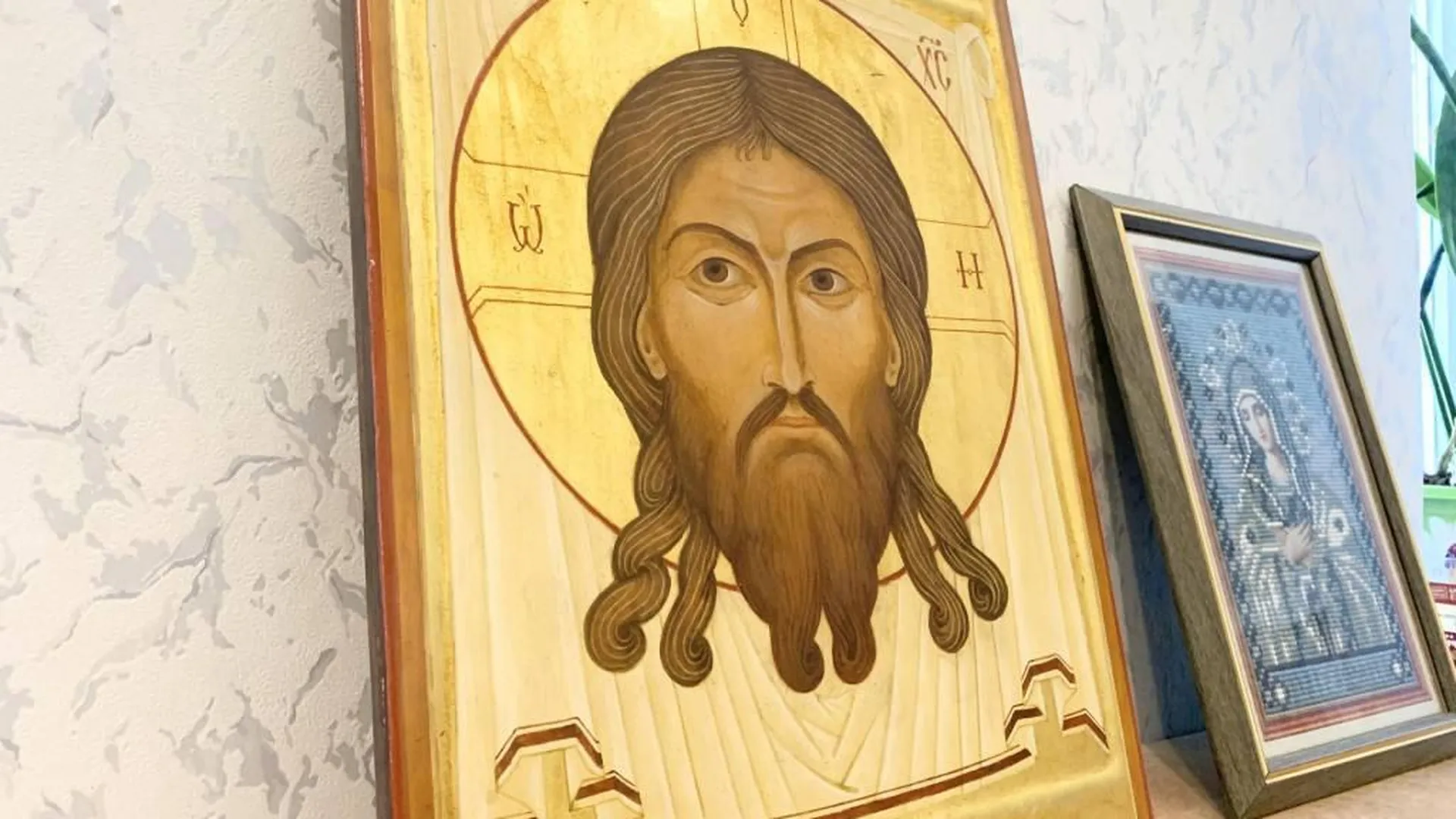 Пенсионер из Балашихи написал икону для храма в Донбассе