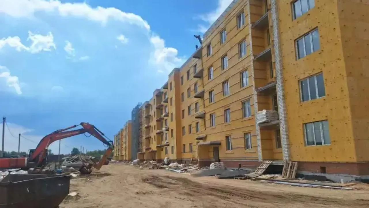 Строительство домов для расселения аварийного жилья продолжается в Яхроме