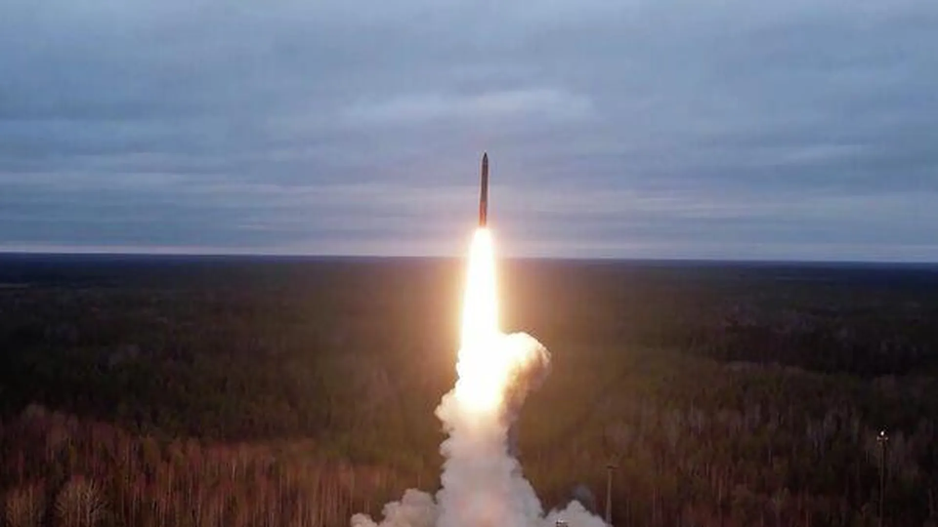 Запуск межконтинентальной баллистической ракеты РС-24 «Ярс» / Минобороны