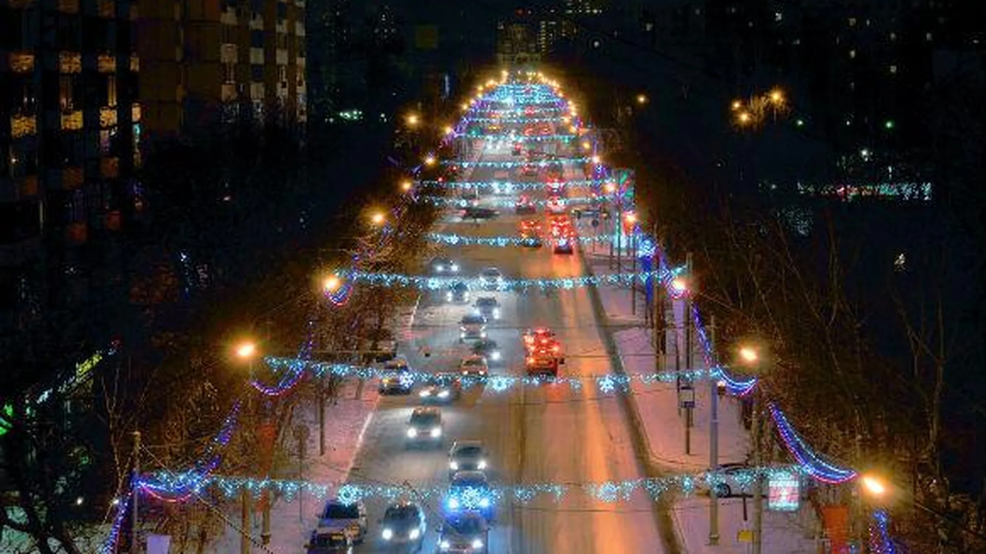 В праздники улицы Подмосковья украсят более 8000 иллюминаций