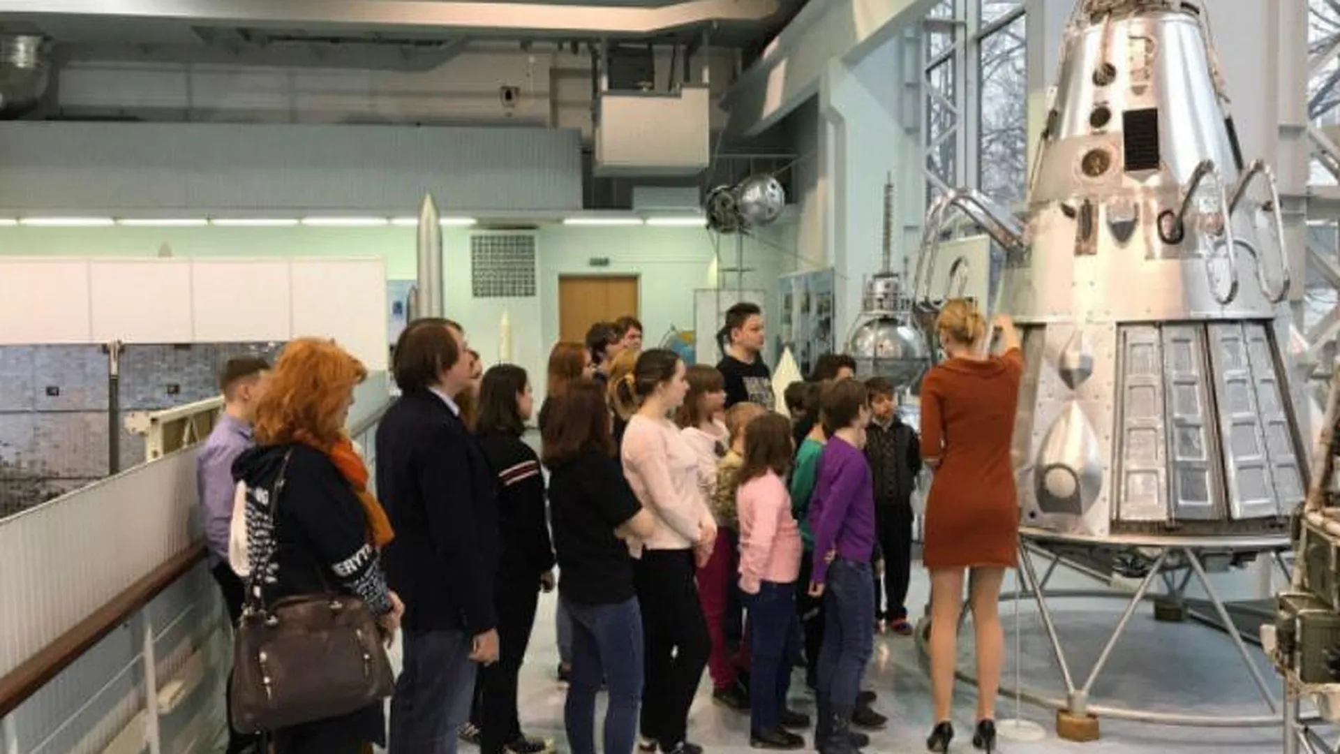 Активисты ОНФ сводили воспитанников реабилитационного центра в музей космонавтики