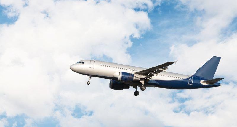 Bloomberg: Boeing 757-200 потерял колесо при взлете в аэропорту Лос-Анджелеса