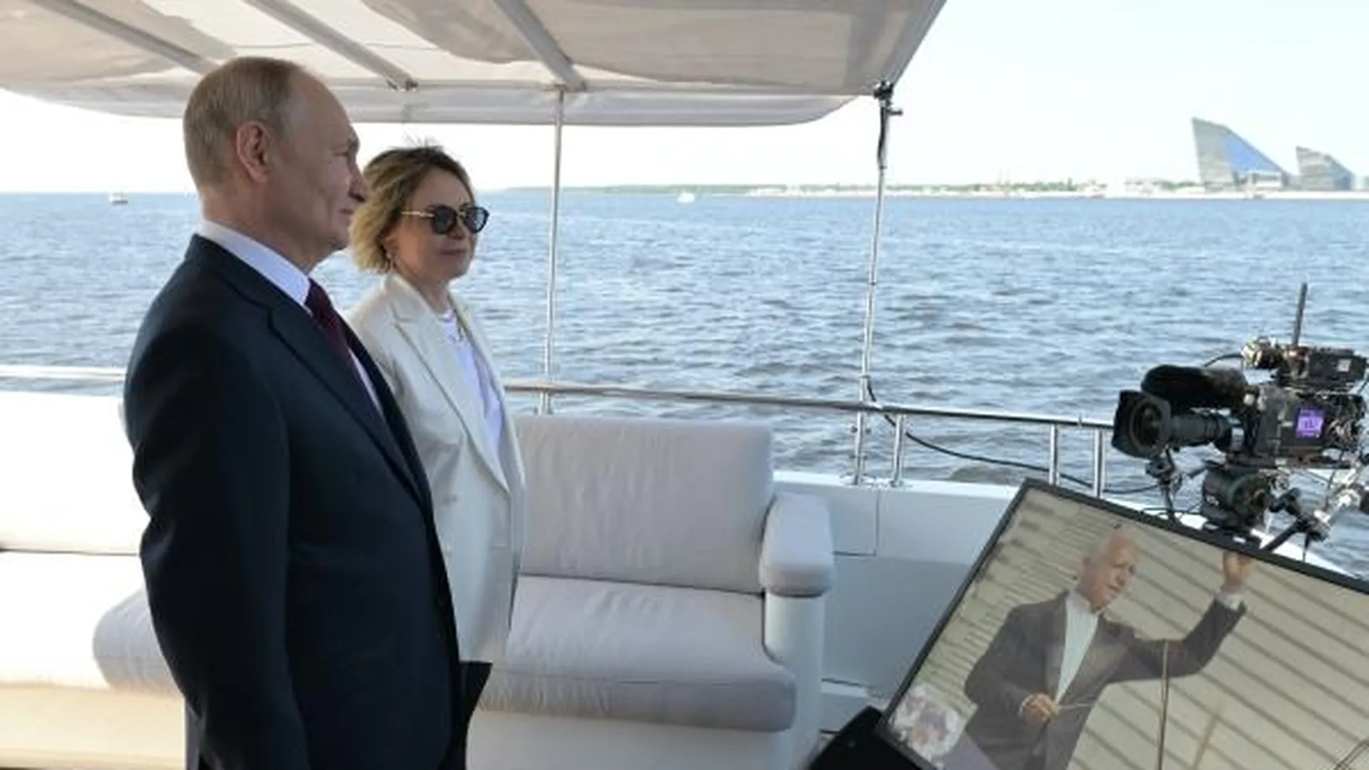 Владимир Путин показал правильность прослушивания гимна
