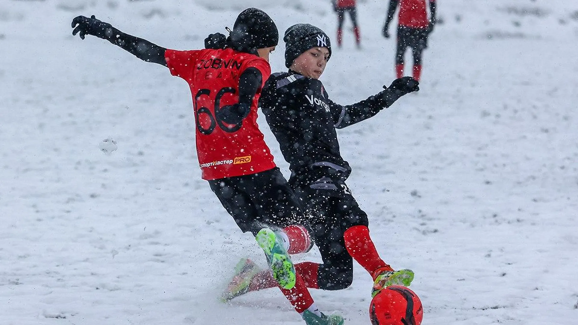 В первые зимние выходные в Подмосковье прошло свыше 50 массовых спортивных стартов