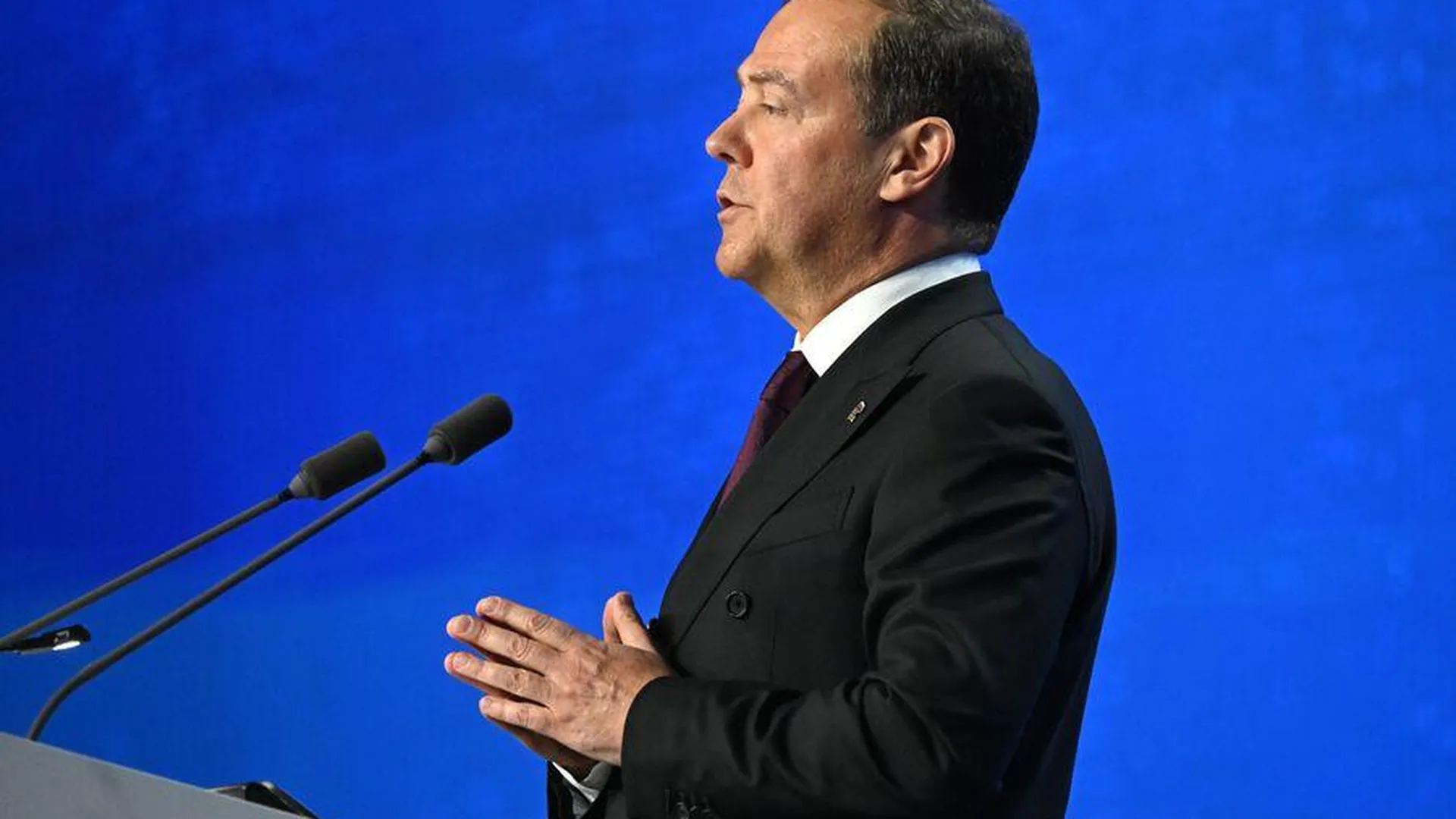 Медведев пожелал президенту Латвии «болтаться на виселице» из-за слов о России
