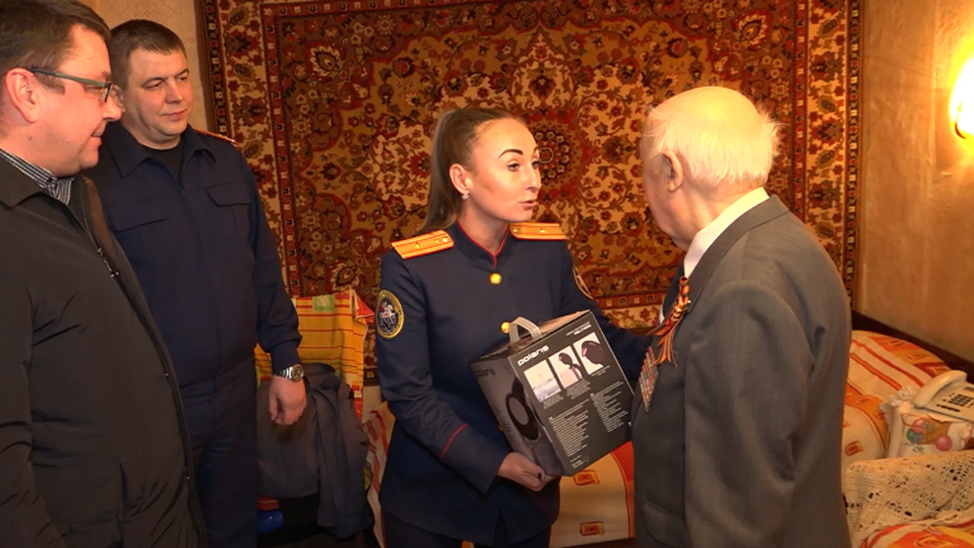 Ветерана из Балашихи поздравили с Днем снятия блокады Ленинграда