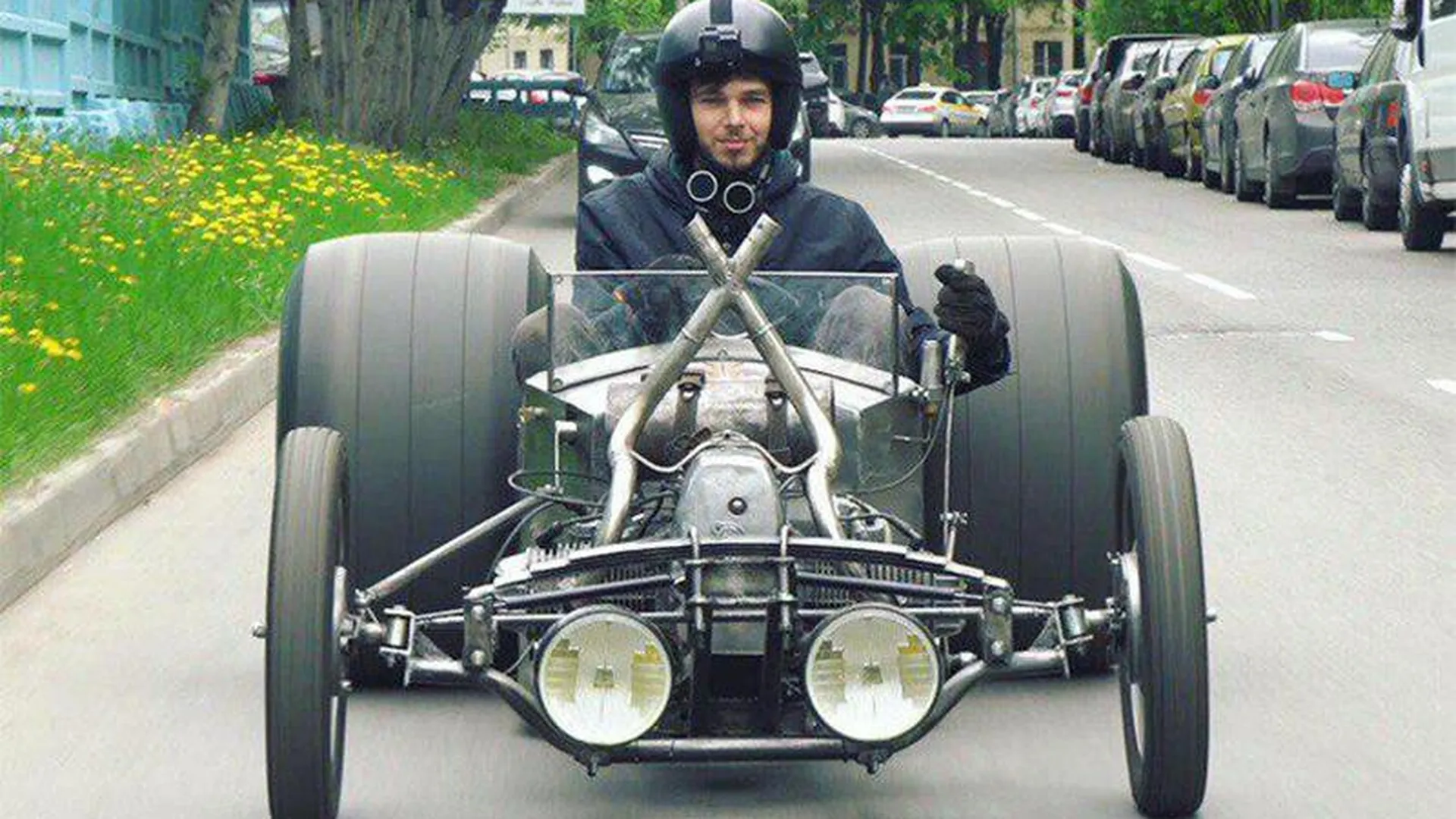 В Химках советский мотоцикл «Днепр» превратили в машину