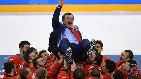 Сборная России по хоккею выиграла «золото» Олимпиады в напряженном финале