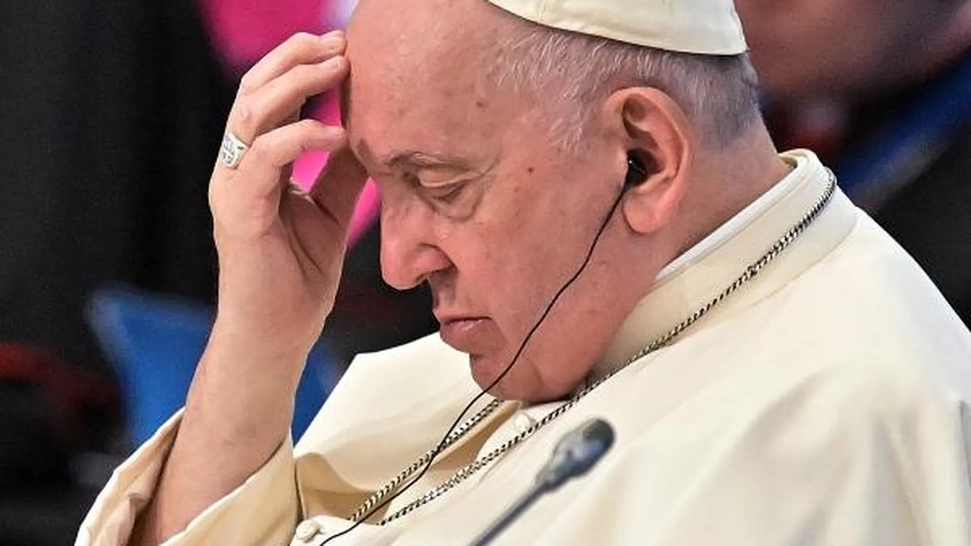 «Не в добром здравии». Папа римский заявил о недомогании на аудиенции в Ватикане