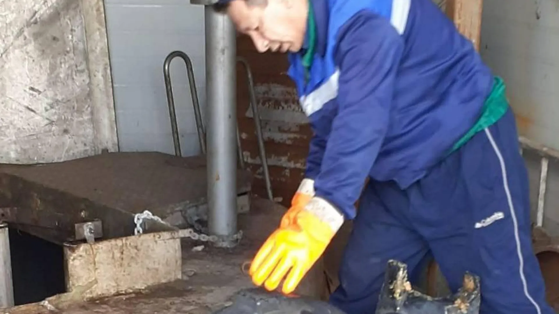 Коммунальщики Солнечногорска оперативно устранили засор на канализационной станции в деревне Голубое