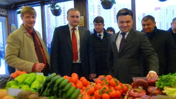 Глава Подмосковья открыл магазин крымских товаров в Химках