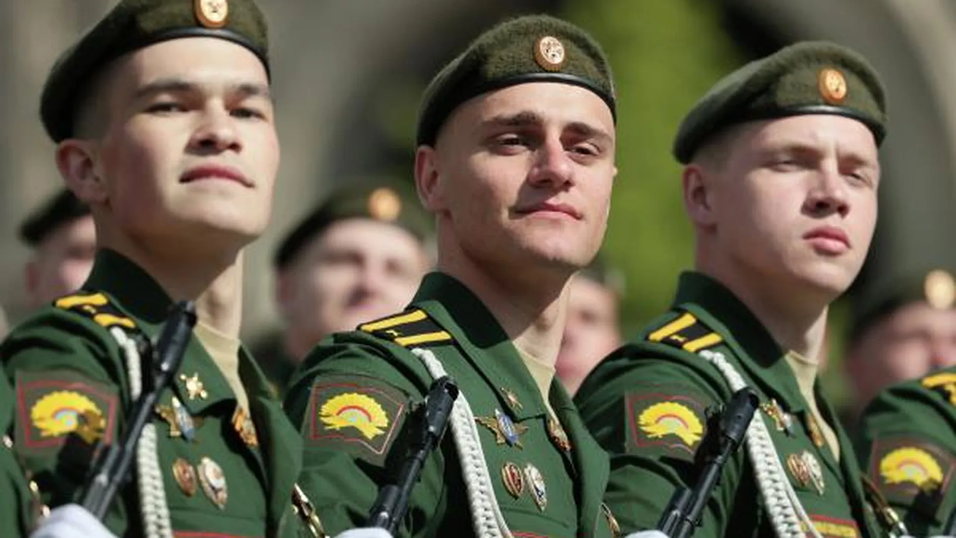 Герой РФ Липовой обозначил причину формирования двух новых армий в России