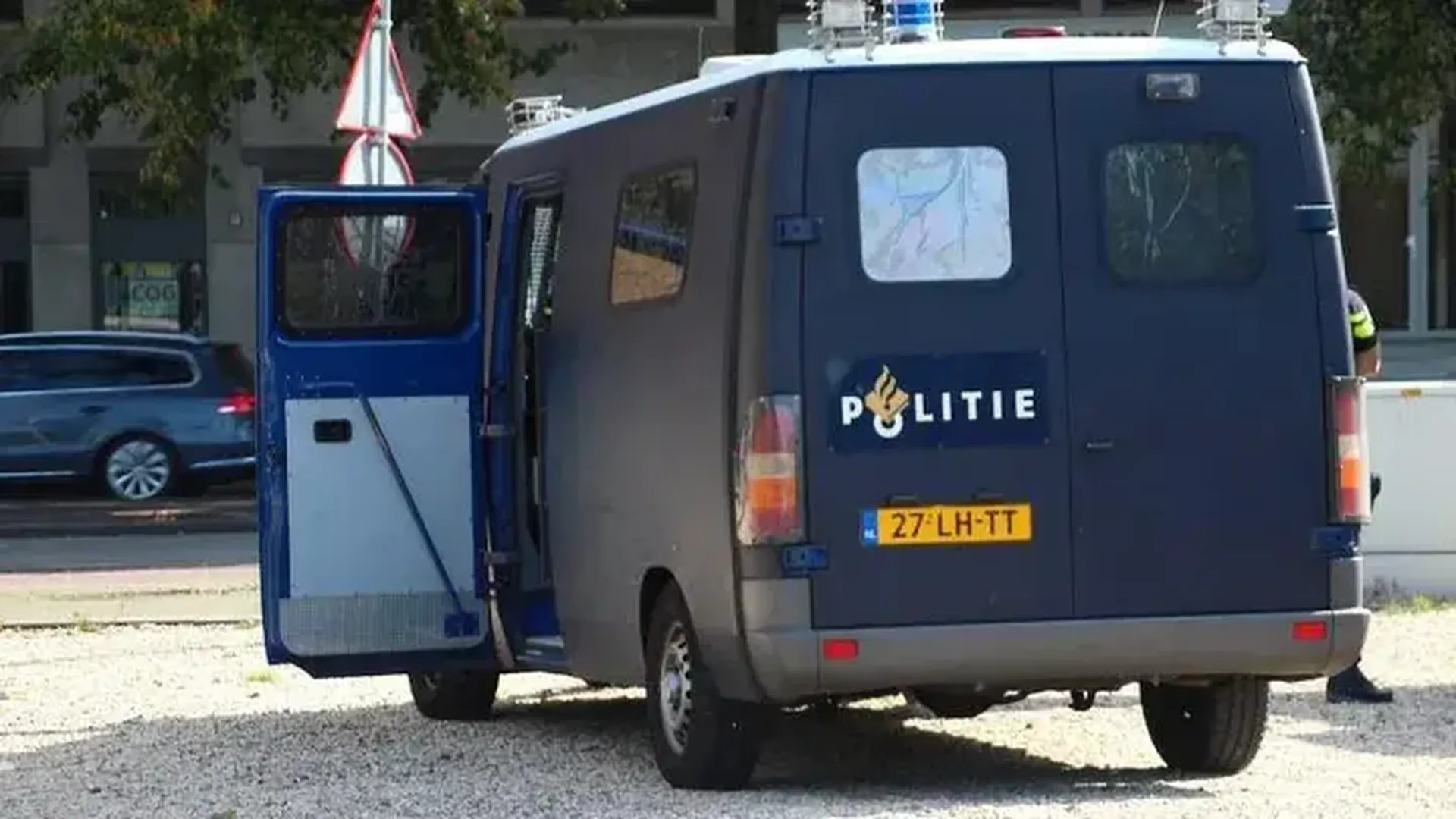 Трех заложников освободили из кафе Petticoat в Нидерландах