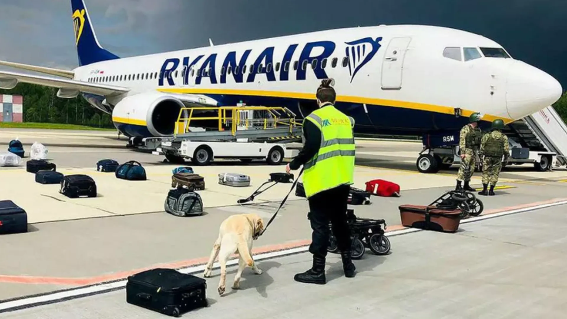 Угрозы взрыва на борту экстренно севшего в Минске самолета Ryanair не было — прокуратура Польши