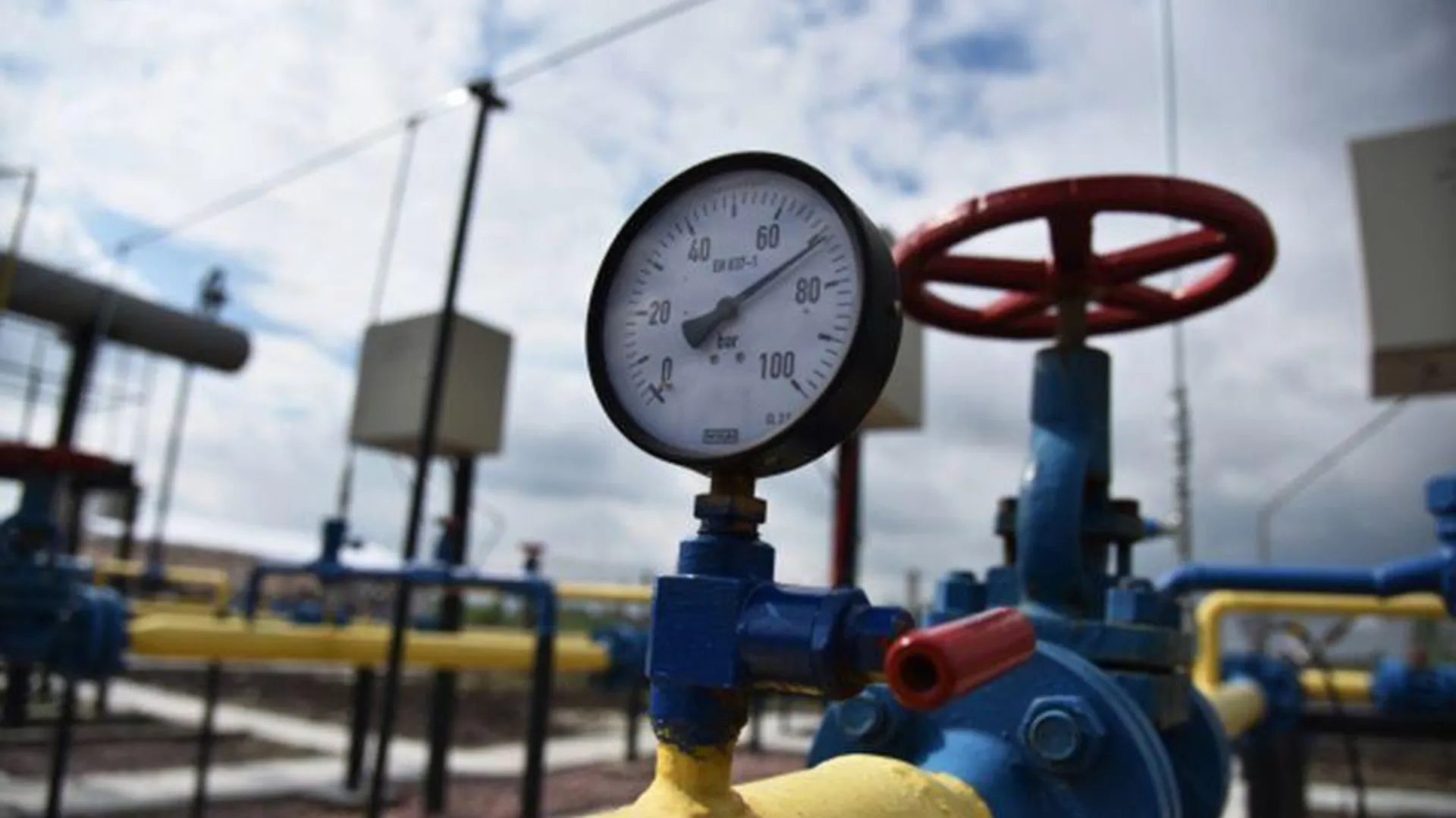 Политолог рассказал, как на Россию повлияет введение потолка цен на газ