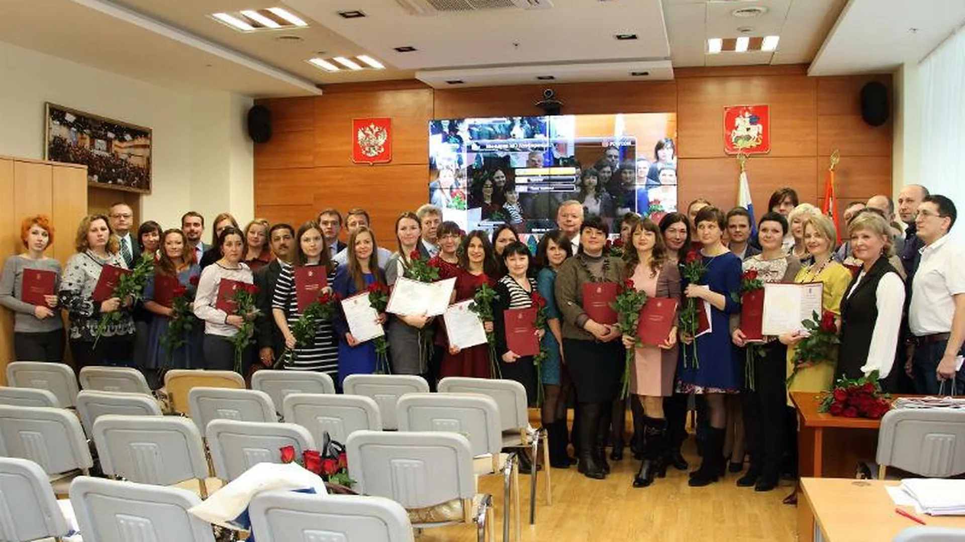 Жилищные сертификаты вручили 38 врачам в Подмосковье