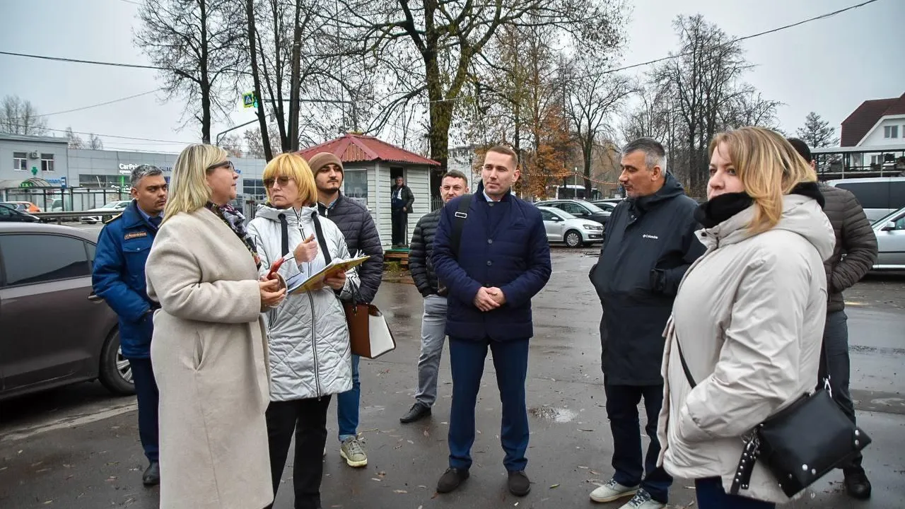 В подмосковном Подольске приводят к стандартам крупные торговые объекты