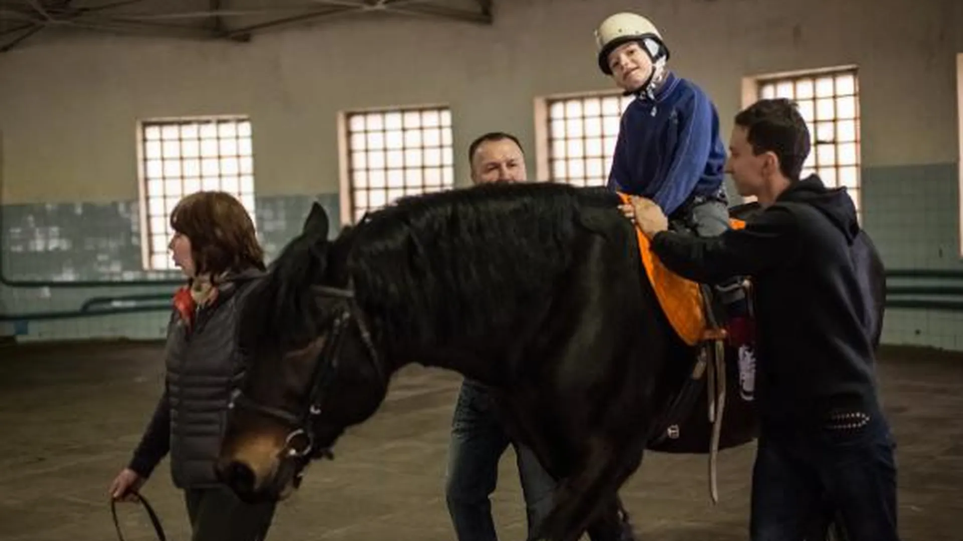 В Химках открылся конный клуб для инвалидов