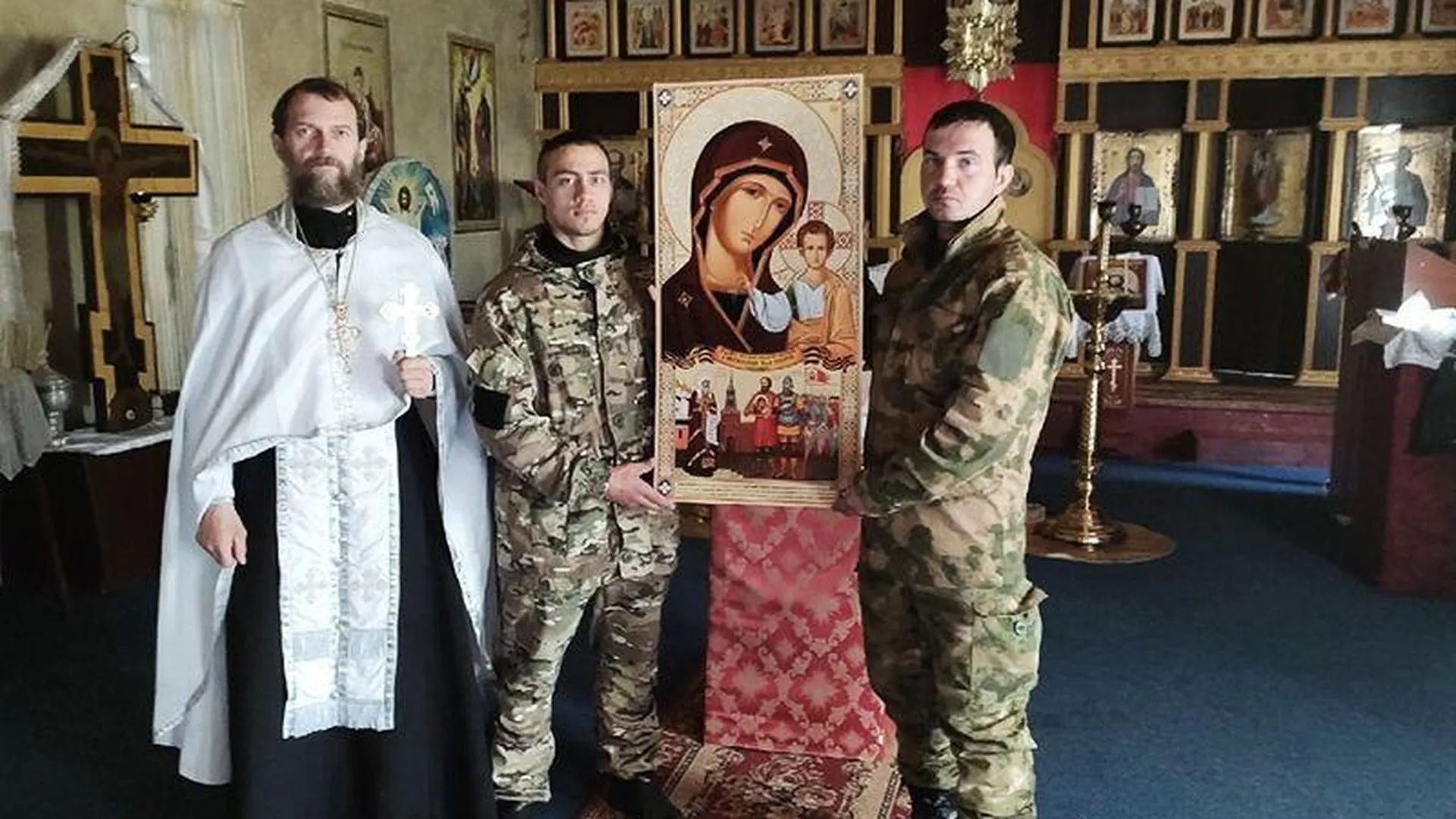 Двое российских военных приняли крещение в День освобождения Москвы