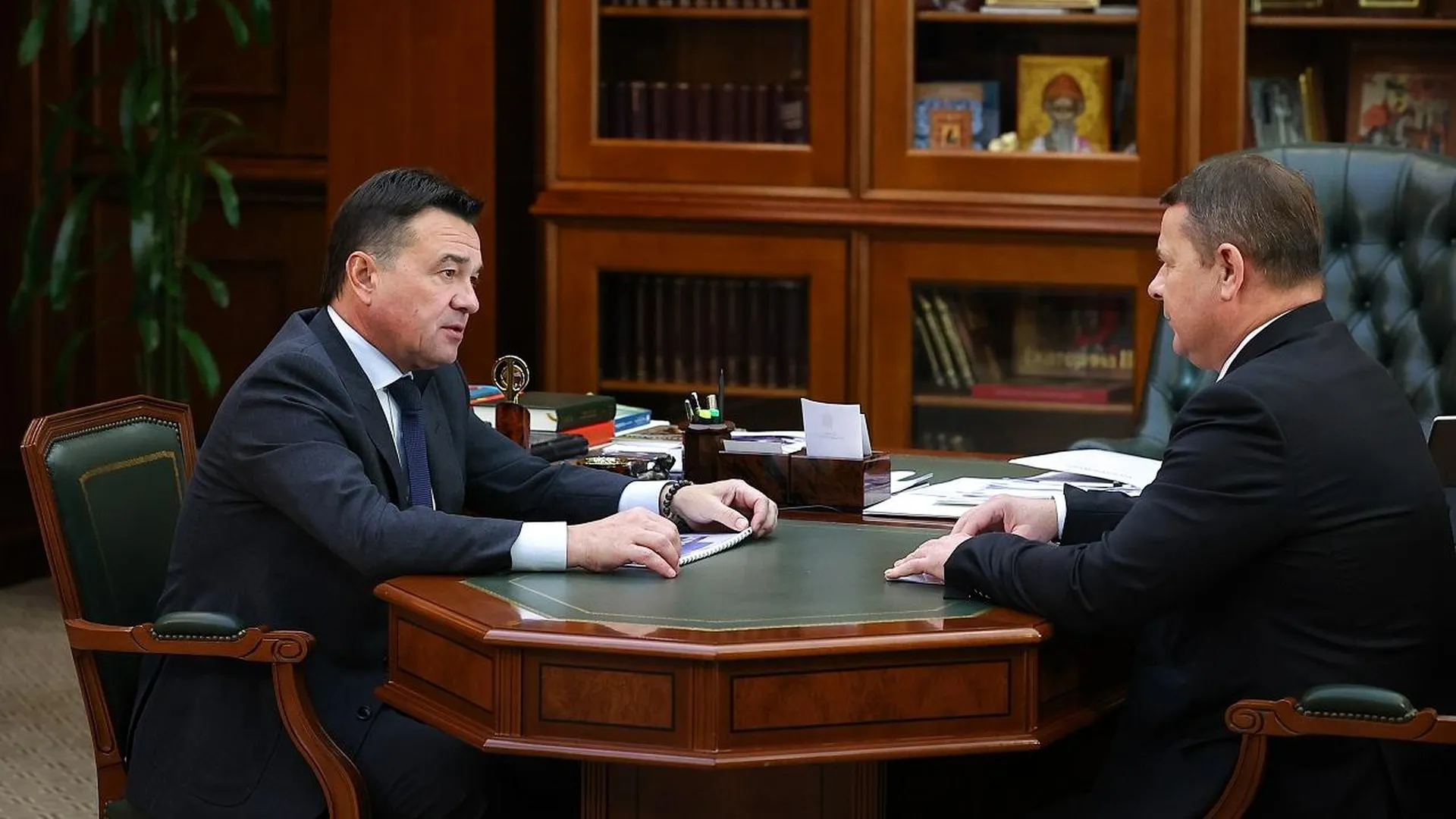 Губернатор Подмосковья провел рабочую встречу с главой городского округа Жуковский