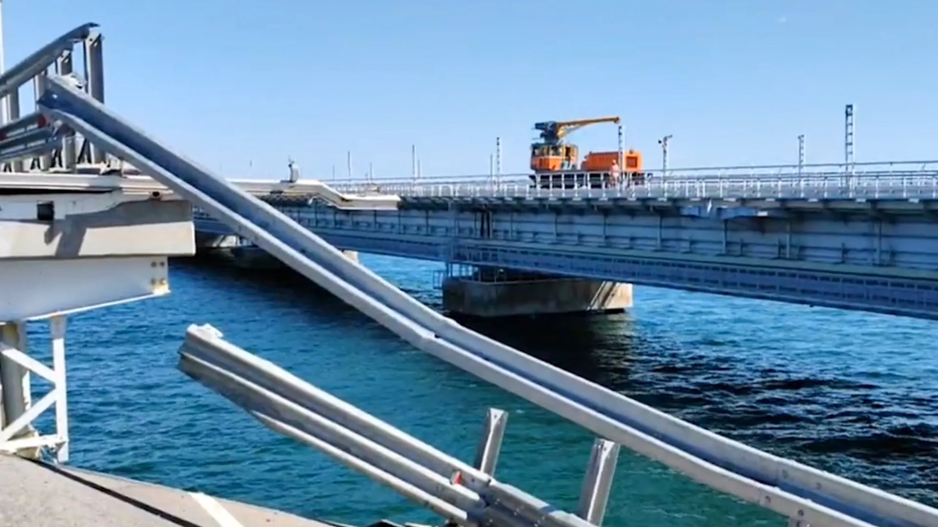 «Вблизи портов может быть небезопасно»: эксперт по туризму рассказал, стоит ли ехать в Крым