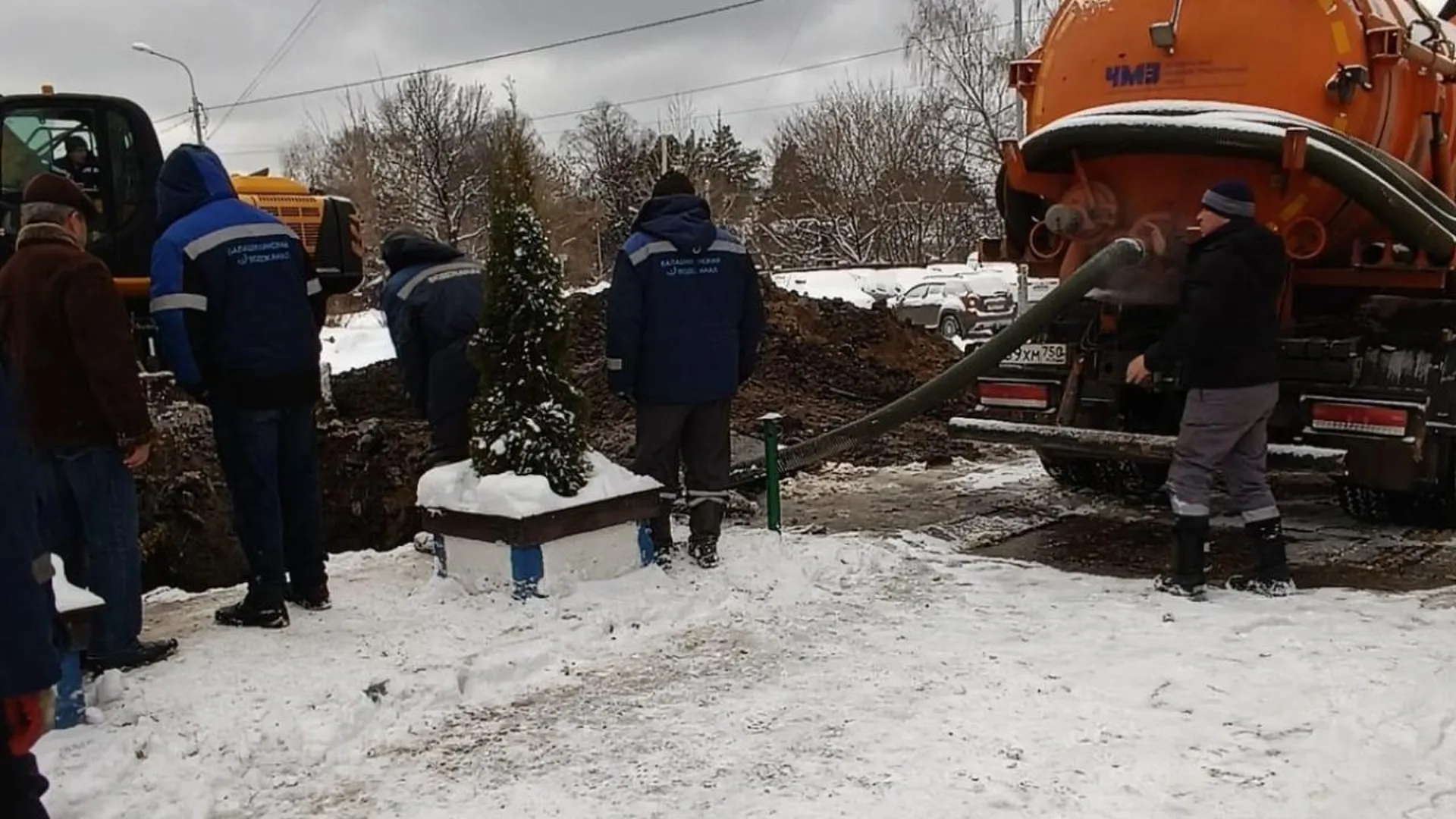 Работы по промывке канализационных сетей проводятся в Подмосковье