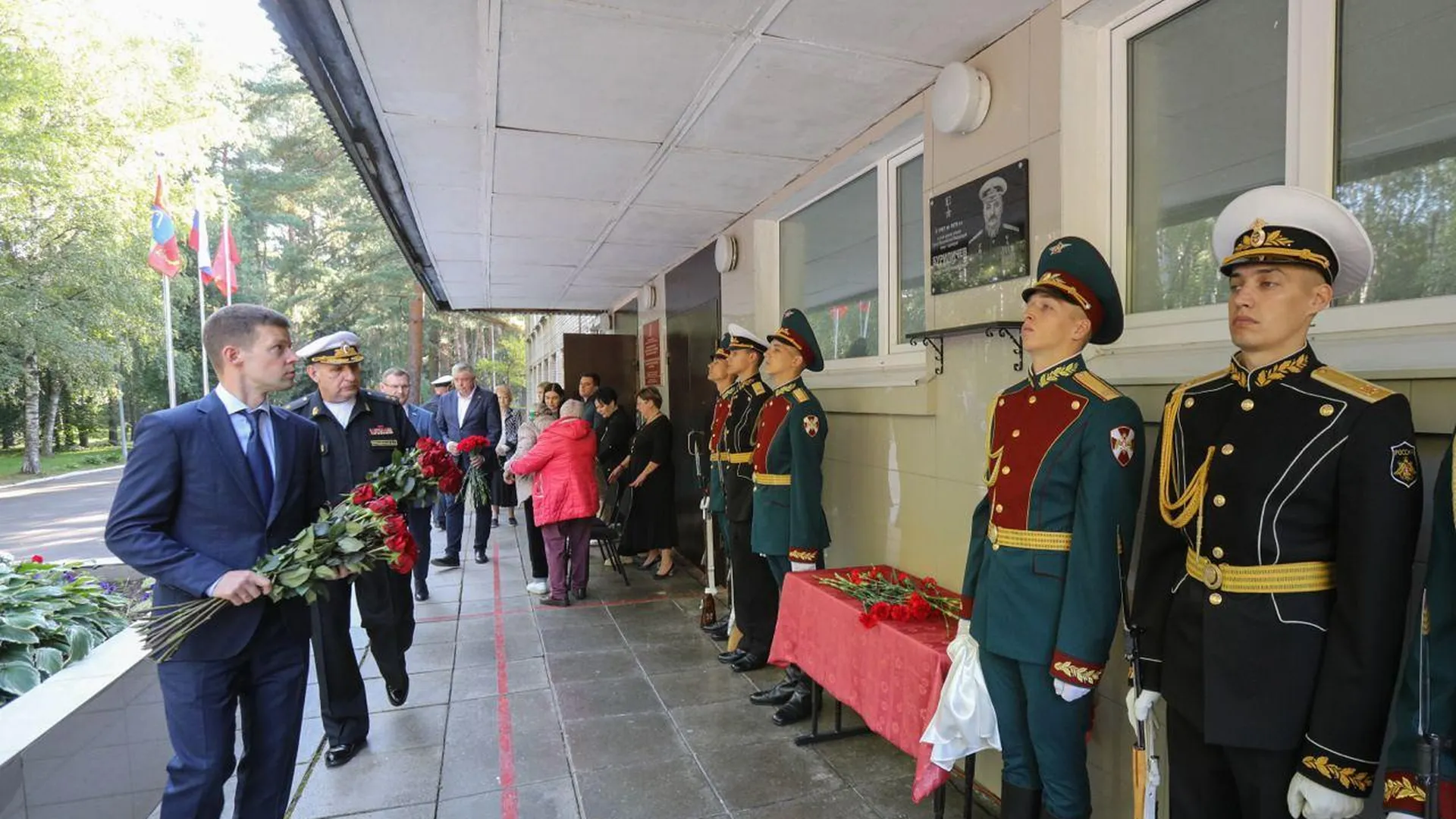 Школе в подмосковной Балашихе присвоили имя Героя России