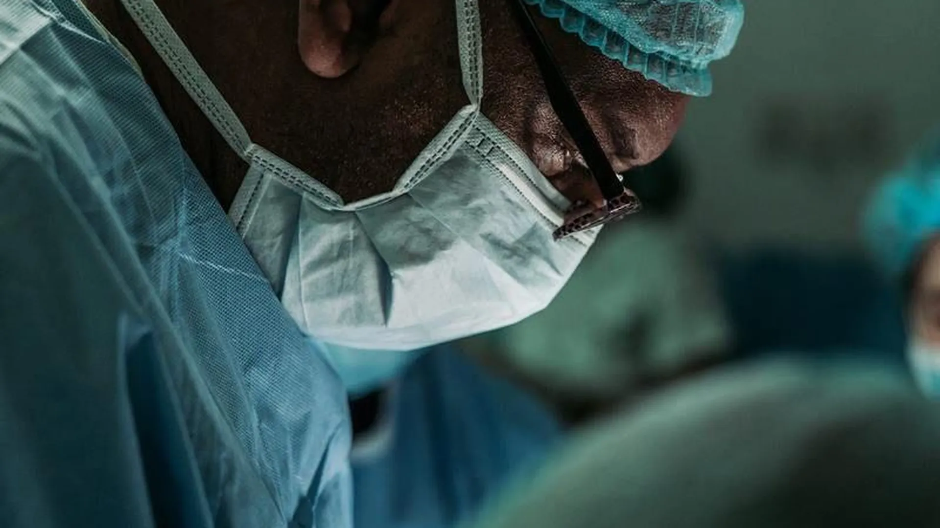 Нейрохирурги в Долгопрудном спасли пациентку с тяжелой патологией мозга