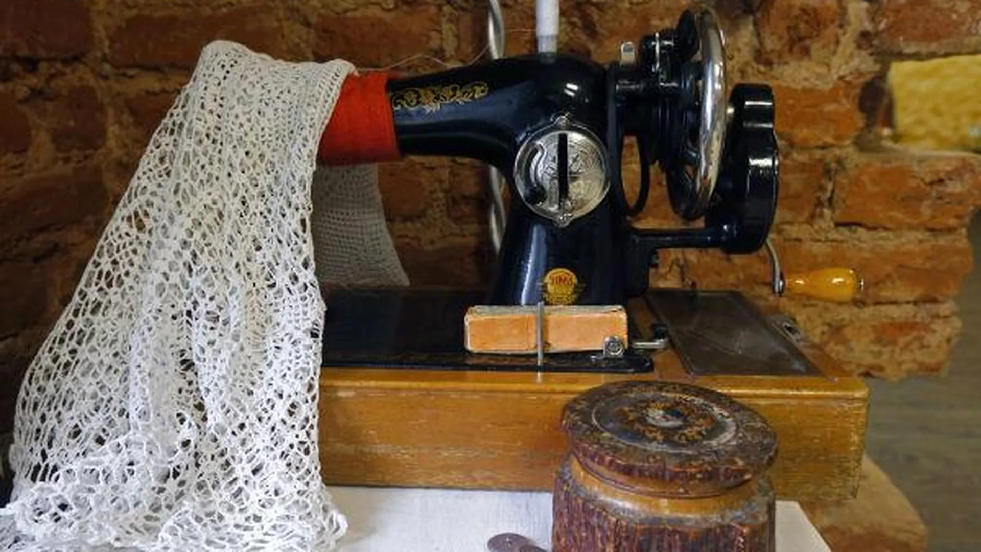 Швейную машинку 19 века пытался сбыть грабитель в столице