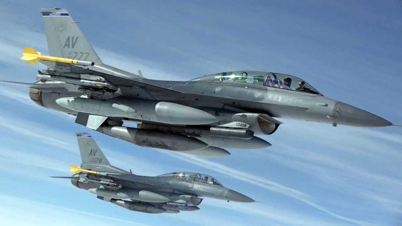 Военный аналитик Литовкин: МиГ-31БМ станет угрозой для западных самолетов F-16