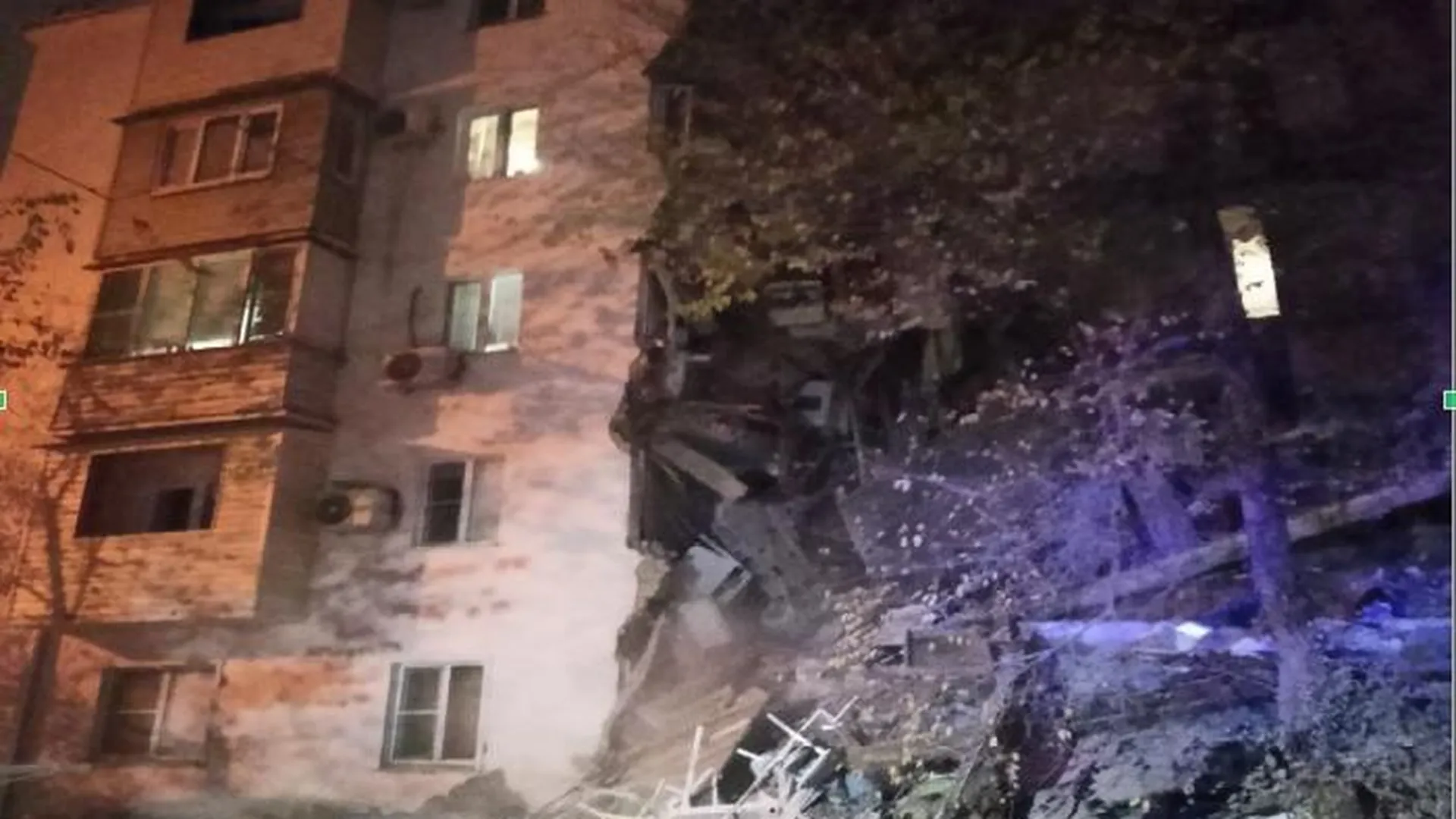 Обрушение дома в Астрахани произошло из-за недосмотра — Минстрой