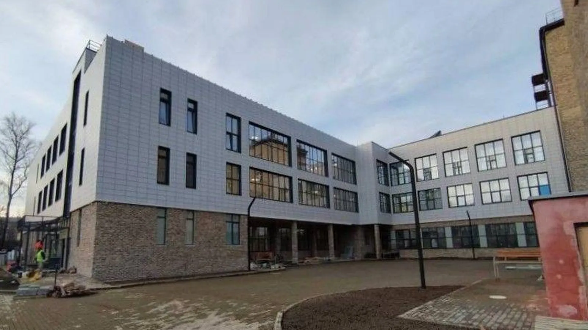Возведение корпуса шестой школы в Мытищах вышло на финишную прямую